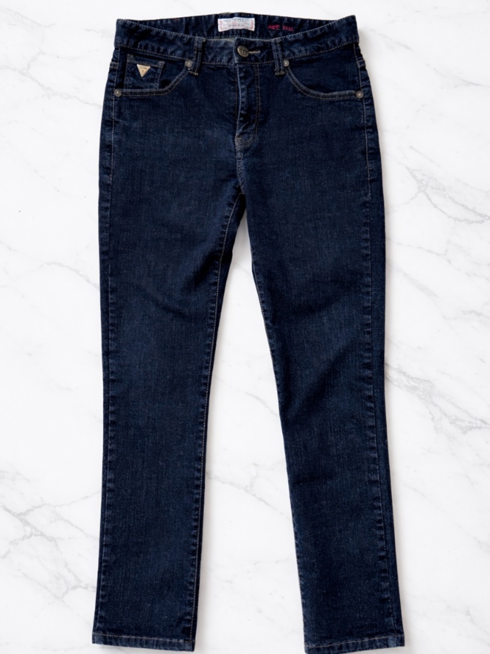 Guess Slim Straight "Skinny" Jeans – Dark Wash – Size 28